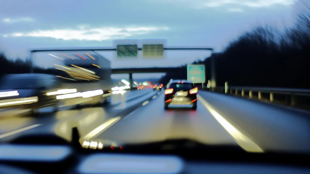 Abstandsblitzer A71 bei Behringen, km 95.4