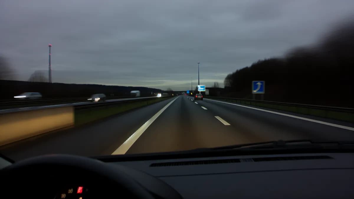 Autobahn Abstandsblitzer Messstelle Abstandsblitzer A535 vor Tunnel Dornap (FR Wuppertal) auf der A535 Fahrtrichtung Wuppertal